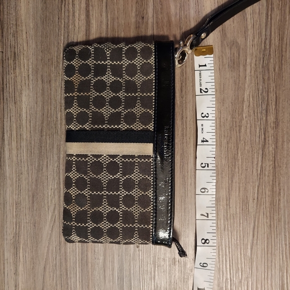 Kate spade wristlet - Picture 6 of 6
